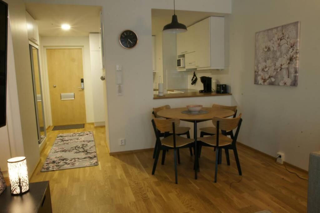 Apartmán Keskustan Kaksio 45 M2 Autopaikalla, Rautatienkatu 19, 9 Krs Oulu Exteriér fotografie
